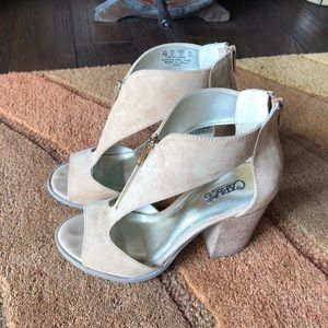 Carlos Santana tan chunky heels